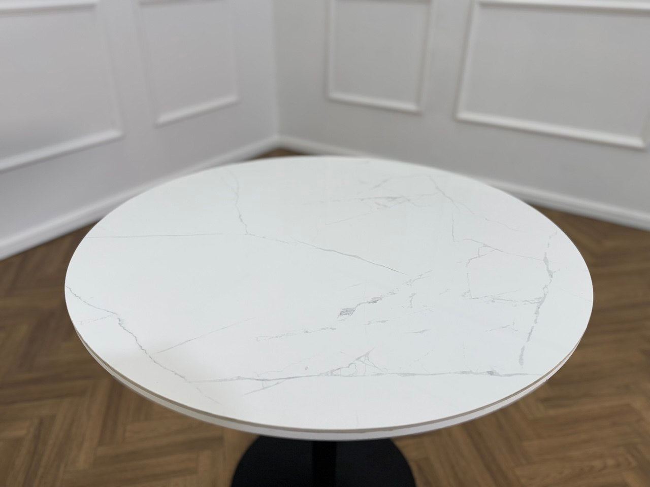 LUXE ROUND DINING TABLE – Matt Black Finish