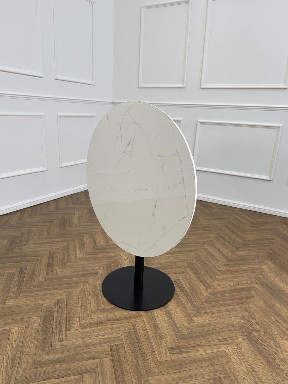 Luxe Round Dining Table