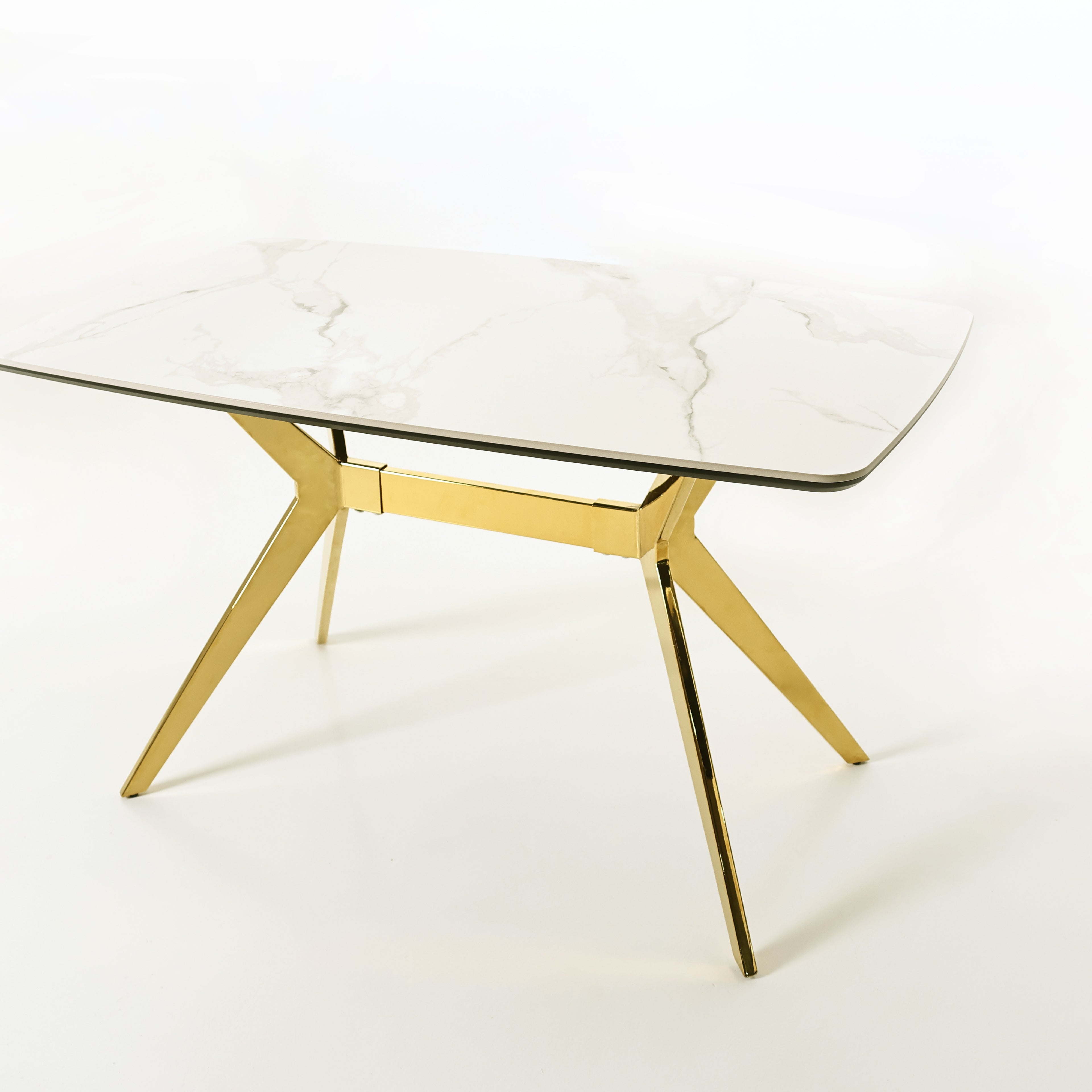VERO DINING TABLE
