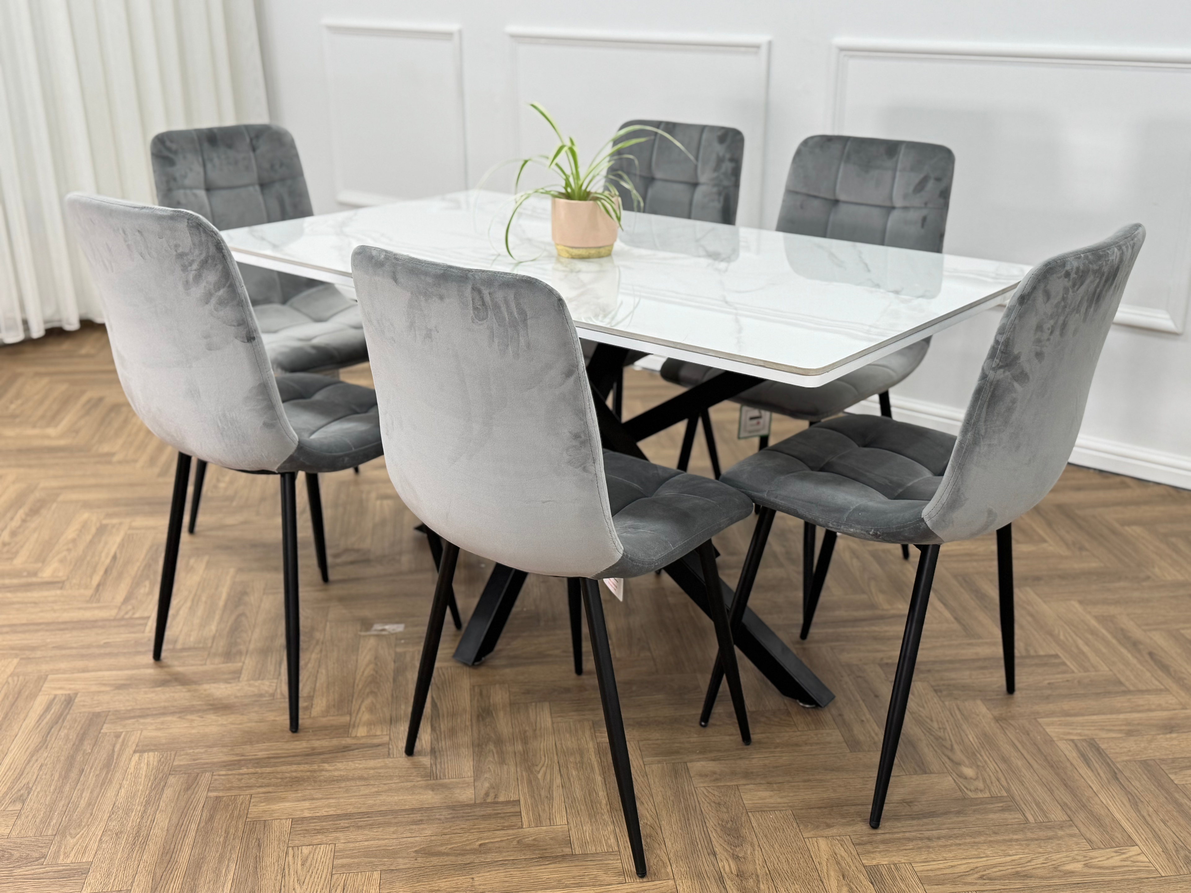 Prince Dining Table