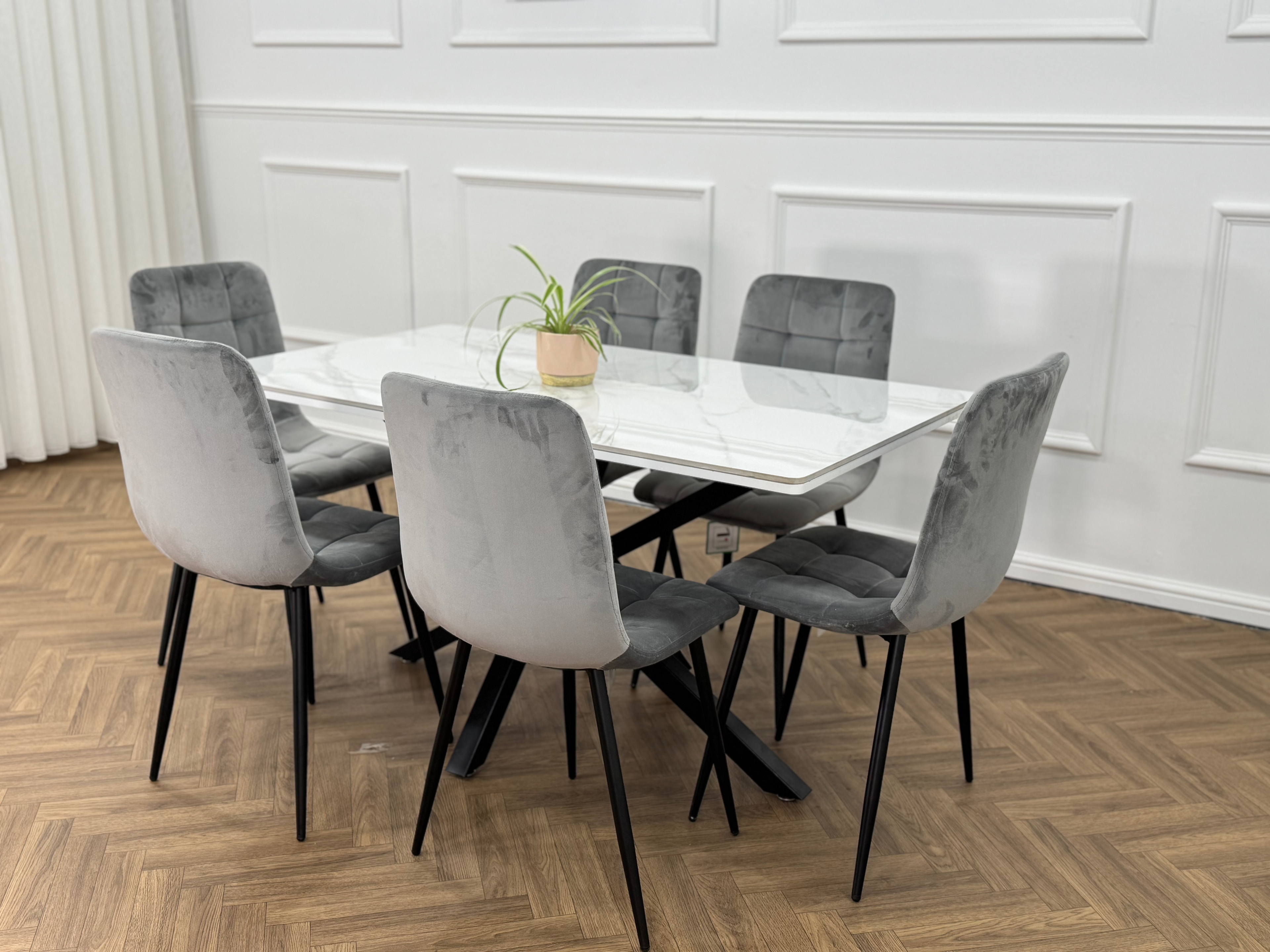 Prince Dining Table