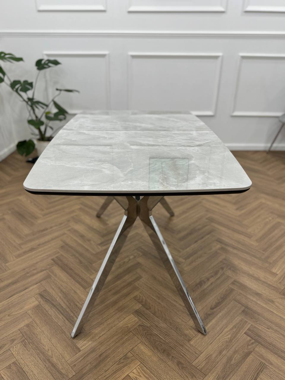 CLOUD DINING TABLE