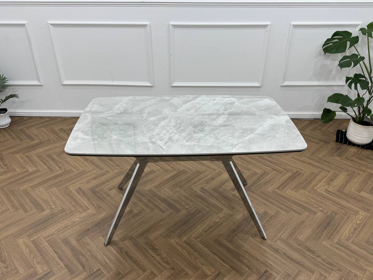 CLOUD DINING TABLE