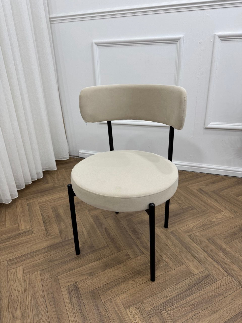 LUXE DINING CHAIR-VELVET-BEIGE-BLACK