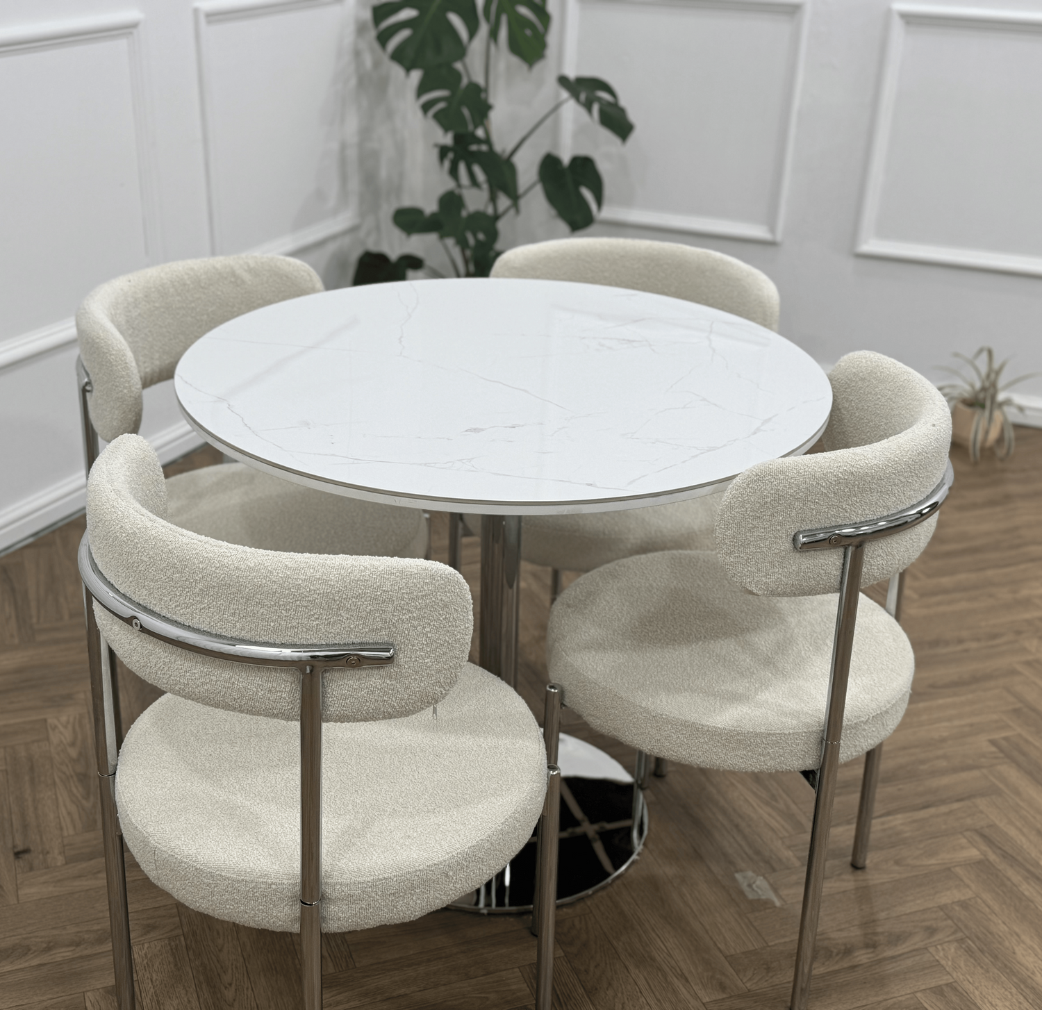 LUXE ROUND DINING TABLE – Silver Finish