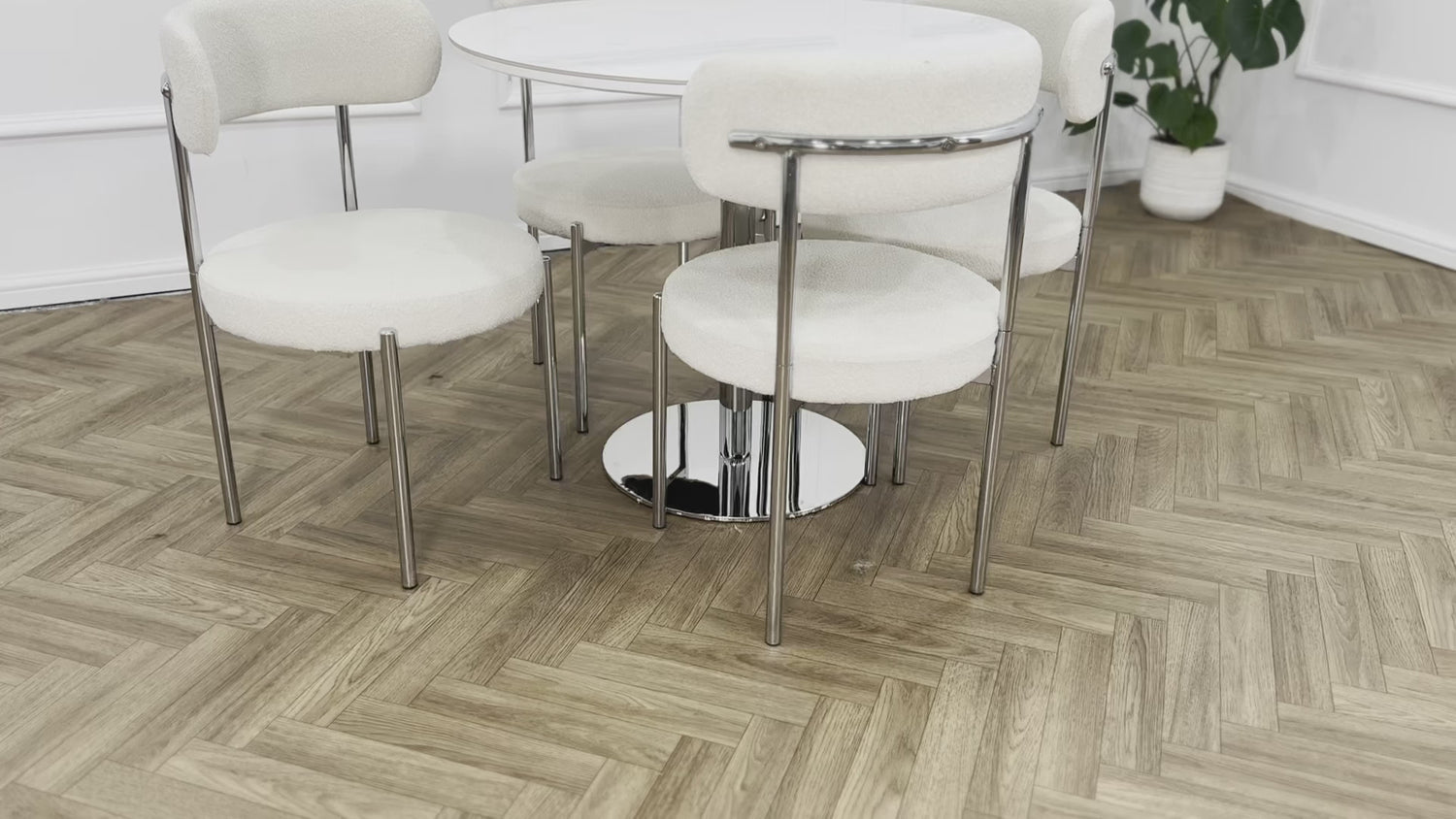 LUXE ROUND DINING TABLE – Silver Finish