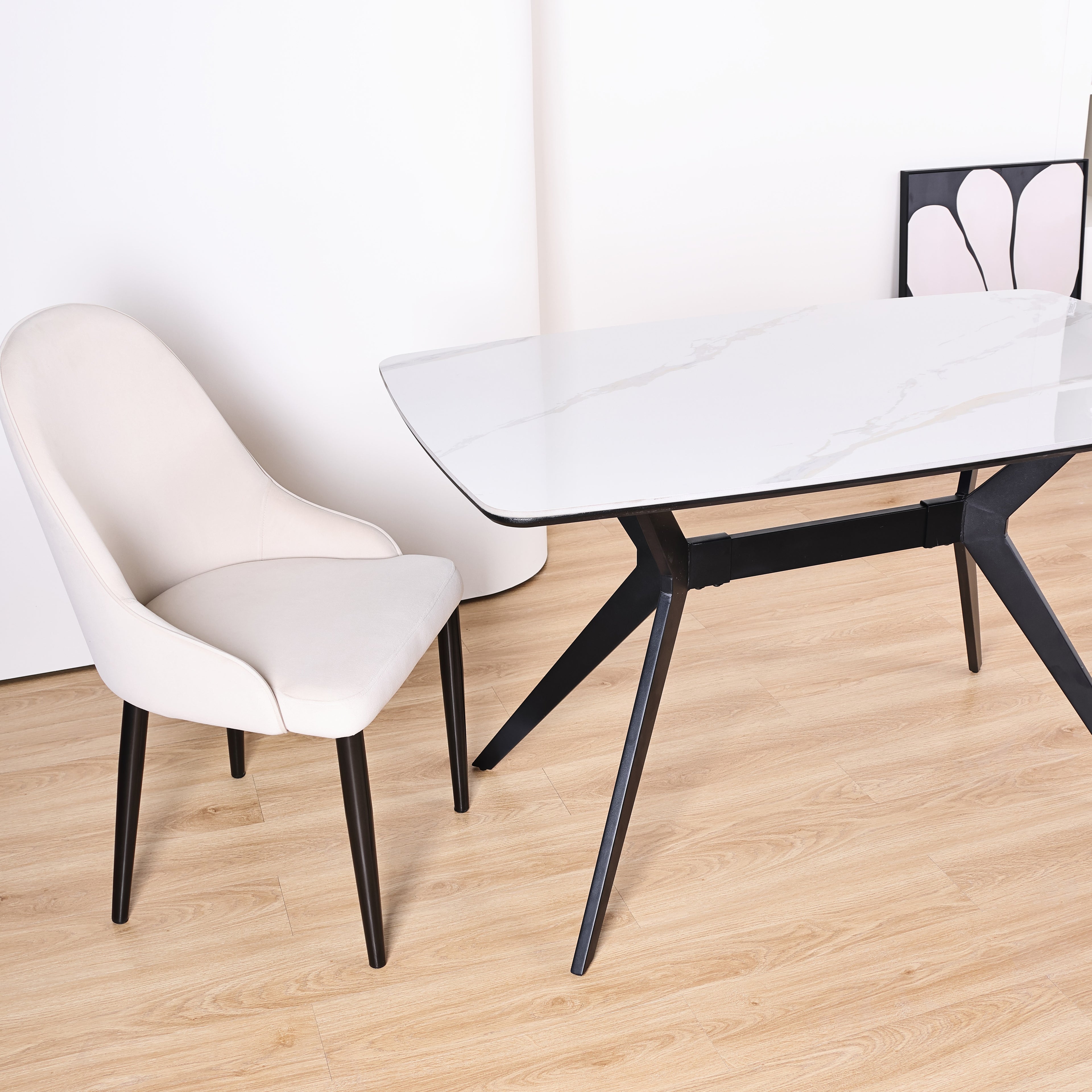 Niva Dining Table
