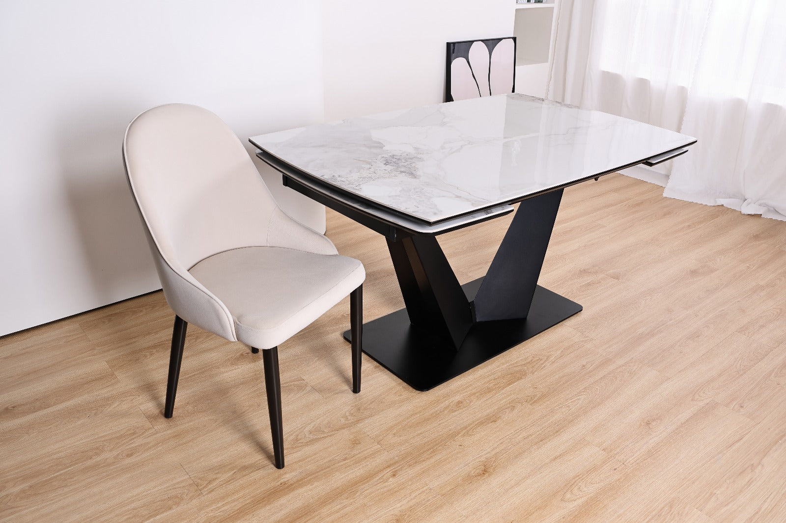 LUMIA EXTEND DINING SET WITH CLARA CHAIRS – BLACK LEGS
