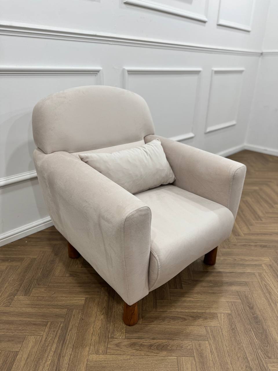 Q&amp;P Furniture Flora sofa set in luxurious velvet, featuring plush cushions and elegant design for modern living rooms.