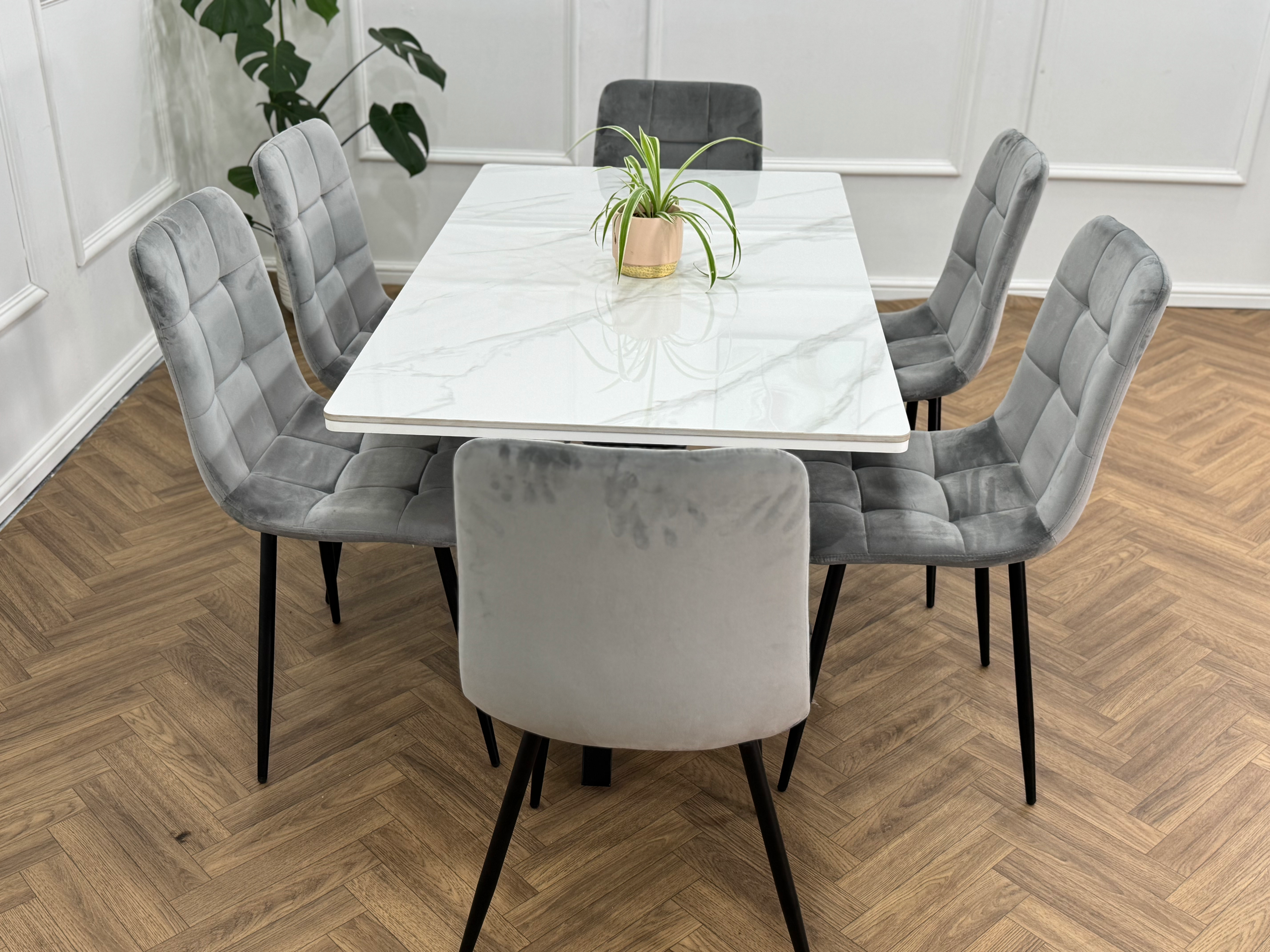 Prince Dining Table