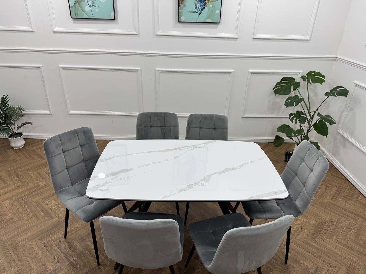 Niva  Dining  Set
